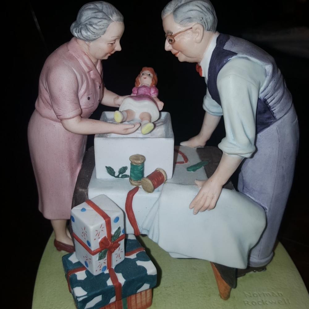 Norman Rockwell  authentic figurine statue collect